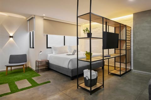 Bed, TV and multimedia, Bedroom, furniture, towels