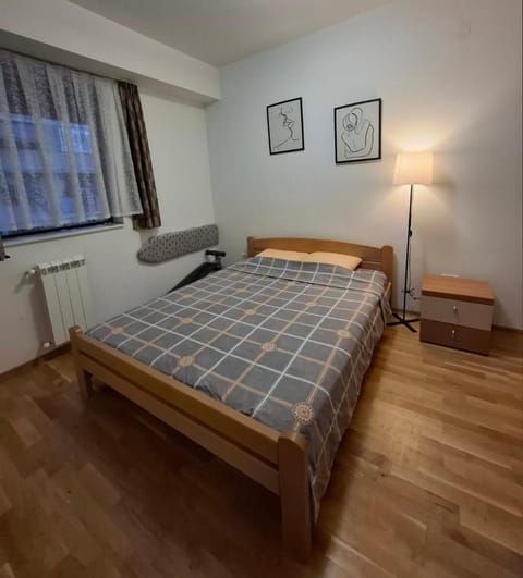 King-size bed, Free parking, kitchenette, wifi apartments Apartment in Skopje