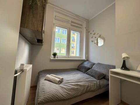 Bed, Photo of the whole room, towels