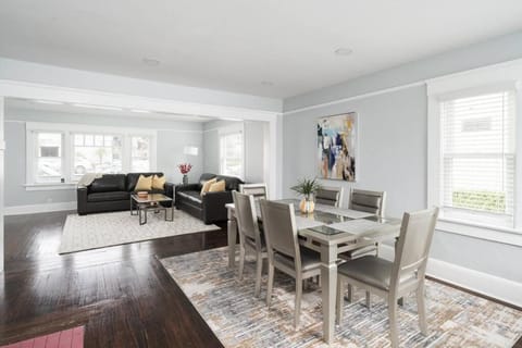 Living room, Seating area, Dining area
