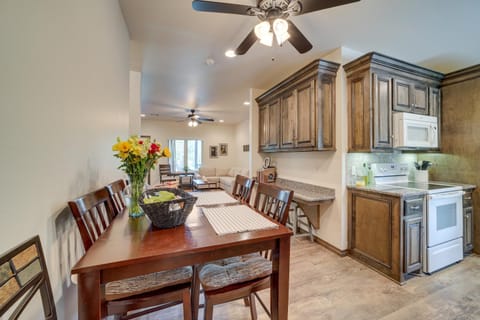 Cozy Checotah Retreat with Deck Near Eufaula Lake House in Eufaula