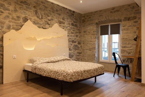 1 Appartement OU Chambres privées en centre ville Choisissez UNE option Apartment in Haute-Savoie