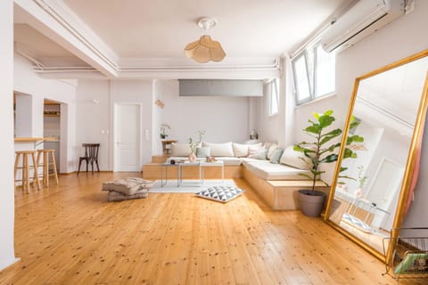Living room, Seating area, air conditioner