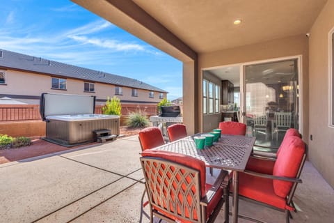 Paradise Village 104 Private Hot Tub & Family Friendly House in Santa Clara