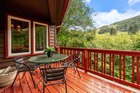 Ski In~Ski Out Beech Haven House in Beech Mountain