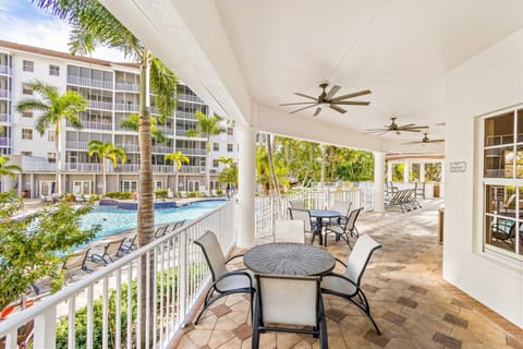 REGATTA AT VANDERBILT BEACH III #204 Apartment in Vanderbilt Beach