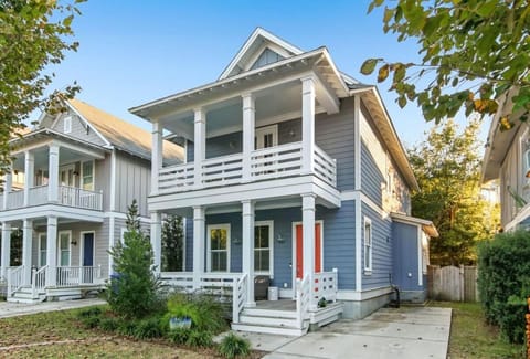 Shem Creek House- 5 Mins to Dtwn & Beach Hot Tub House in Mount Pleasant