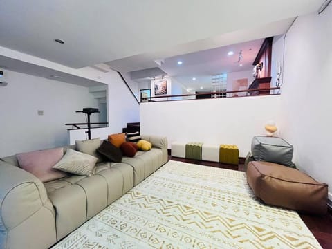 Living room, Photo of the whole room, Seating area
