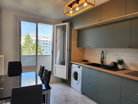 Appartement Spacieux et Rénové Apartment in Île-de-France