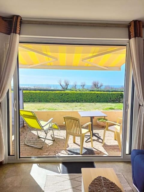 Patio, Balcony/Terrace, Dining area, Sea view, sunbed