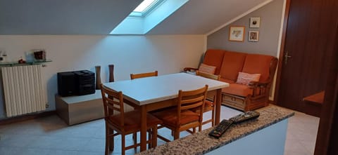 Communal lounge/ TV room, Living room, Seating area, Dining area