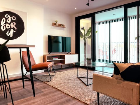 Communal lounge/ TV room, TV and multimedia, Balcony/Terrace, Living room, Seating area