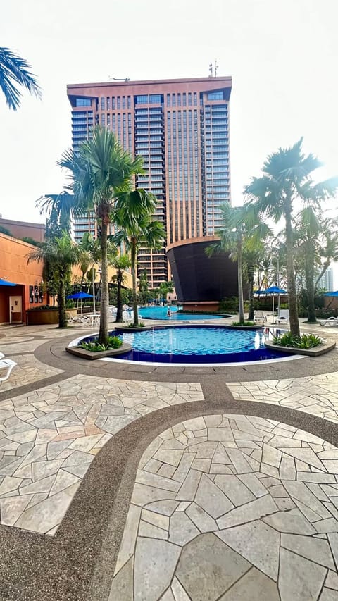 Property building, Garden, Garden view, Pool view, Swimming pool