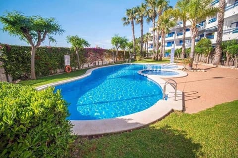 Property building, Spring, Day, Garden, Garden view, Pool view, Swimming pool, sunbed