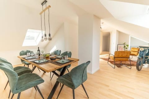 Living room, Seating area, Dining area