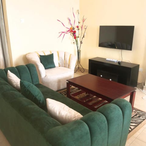 Communal lounge/ TV room, TV and multimedia, Living room, Seating area, Evening entertainment