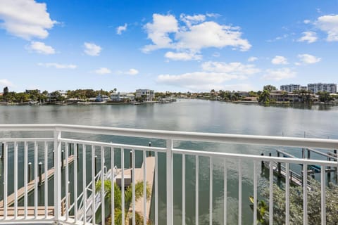 Oceana 305 East House in Treasure Island