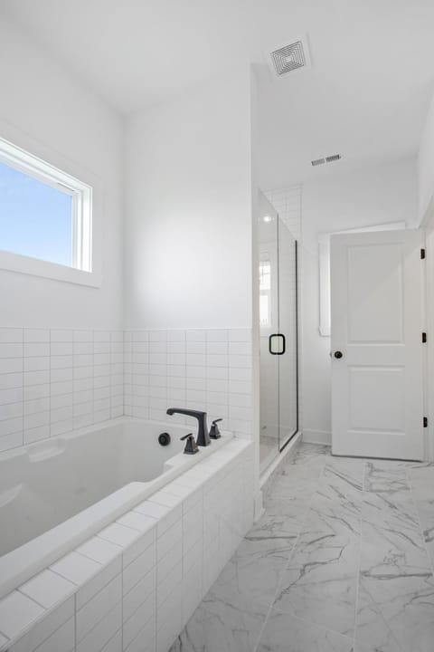 Modern & upscale home near Derby House in Jeffersonville