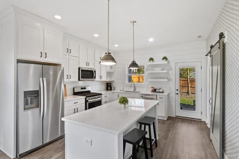 Newly renovated home near Derby House in Jeffersonville