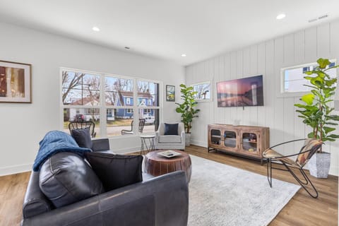 Sunny & modern Derby house House in Jeffersonville