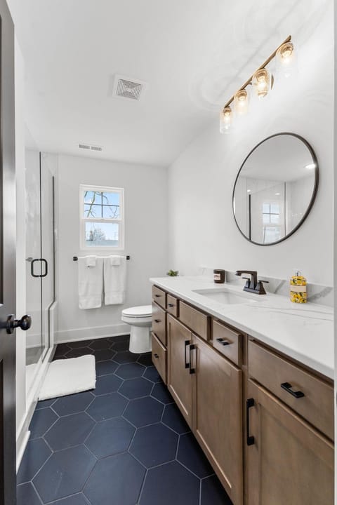 Sunny & modern Derby house House in Jeffersonville