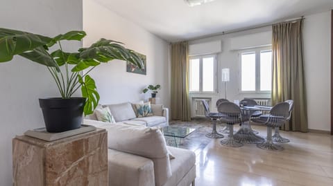 Communal lounge/ TV room, Living room, Seating area