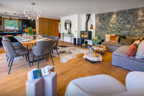 Living room, Seating area, Dining area, flat iron
