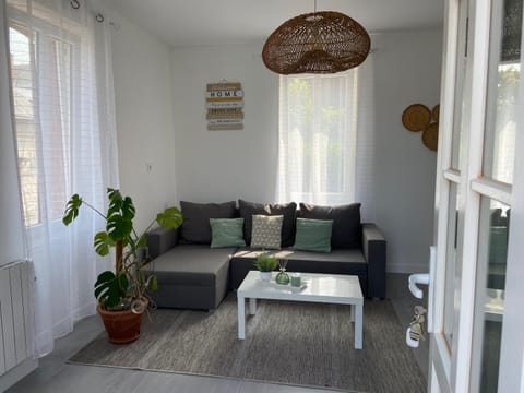 Facade/entrance, Living room