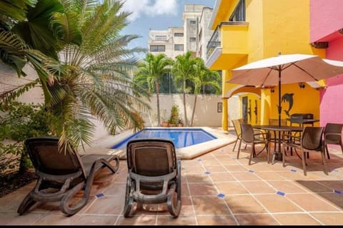 Swimming pool
