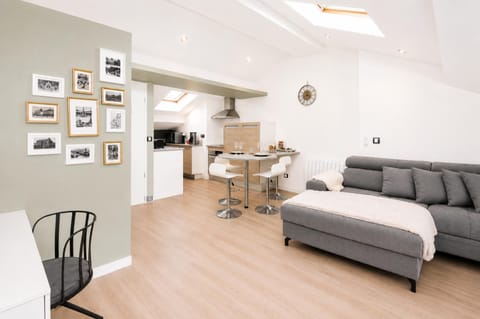 Communal lounge/ TV room, Living room, Lounge or bar, Seating area