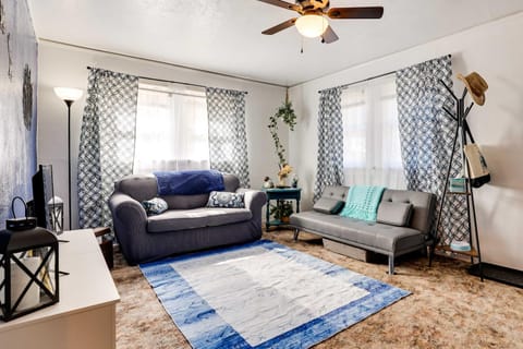 Private Deck and Yard Pet-Friendly Craig Townhome! House in Craig