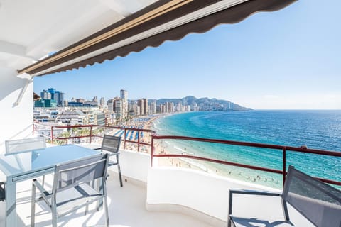 Day, Natural landscape, View (from property/room), Balcony/Terrace, Living room, Dining area, Beach, City view, Sea view