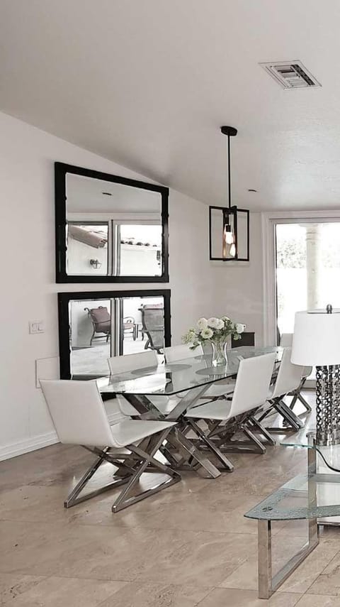 Private Executive Home, Pet Friendly, Walkable House in McCormick Ranch