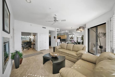 Waterfront 1st Flr, Gated, 2 BD Office, Trail House in McCormick Ranch