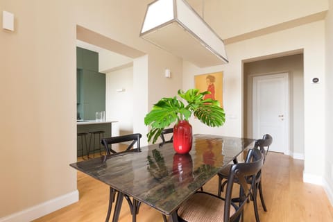 Lungarno marvelous apartment with private parking Apartment in Florence