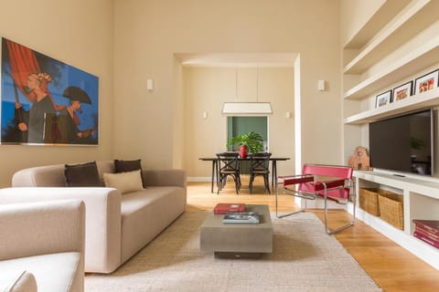 Lungarno marvelous apartment with private parking Apartment in Florence