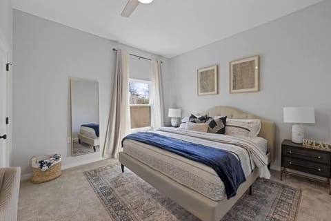 Cowboy Pool 2 mins 2 Silos & Cameron Park House in Waco