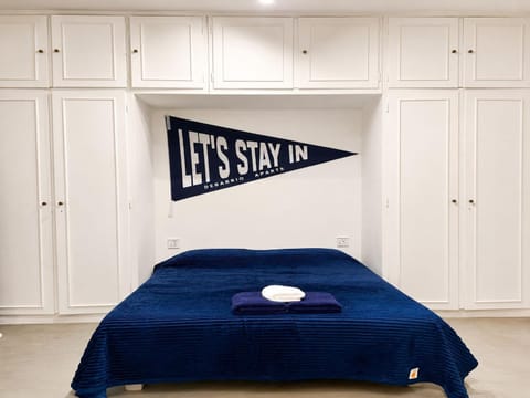 Bed, People