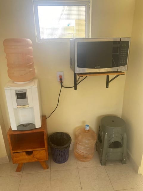 Kitchen or kitchenette, minibar