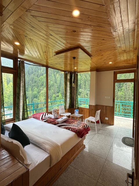 Bed, Photo of the whole room, Seating area
