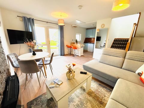 Living room, Seating area, Dining area, minibar