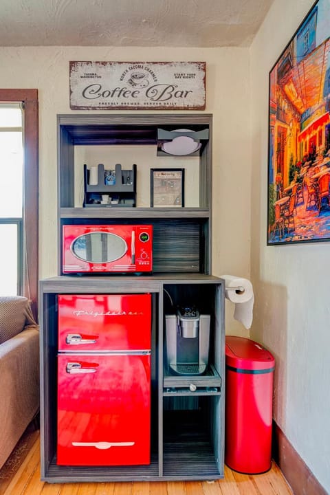 Bed, Coffee/tea facilities, Kitchen or kitchenette, Breakfast, Breakfast, microwave, minibar