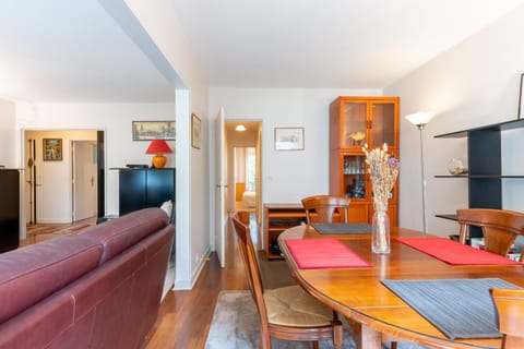 L'Échappée Courbevoie - 2 Chambres Apartment in Courbevoie