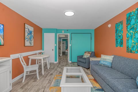 Direct Oceanfront 1 bedroom Condo - Surf's Up Oceanfront Oasis 1416 House in Myrtle Beach