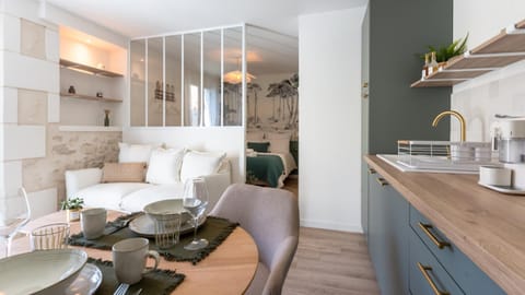 Kitchen or kitchenette, Living room, Dining area