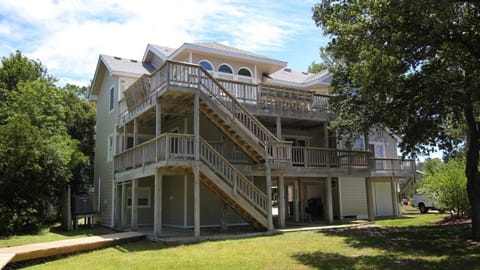 Soundfront, Sound View, Hot Tub, Community Amenities, 528, Celestial Haven House in Corolla