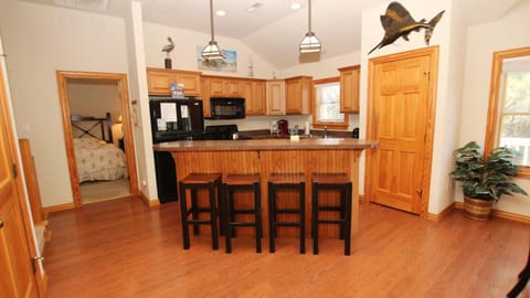 Semi-Soundfront, Rec Room, Private Pool, Hot Tub, 566, Finnegans Wake House in Corolla