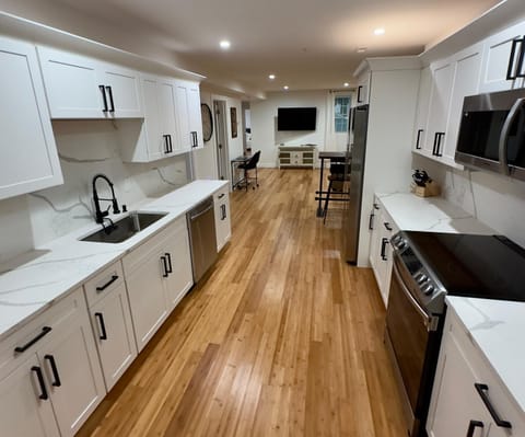 Kitchen or kitchenette, dishwasher, minibar, pet friendly, stove, toaster
