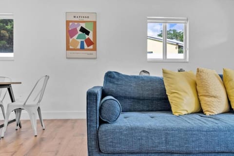 Escape to Private Poolside Bliss House in Hollywood