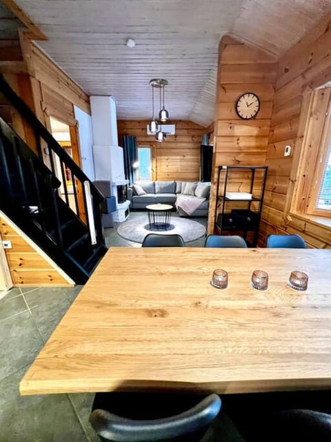 Seating area, Dining area